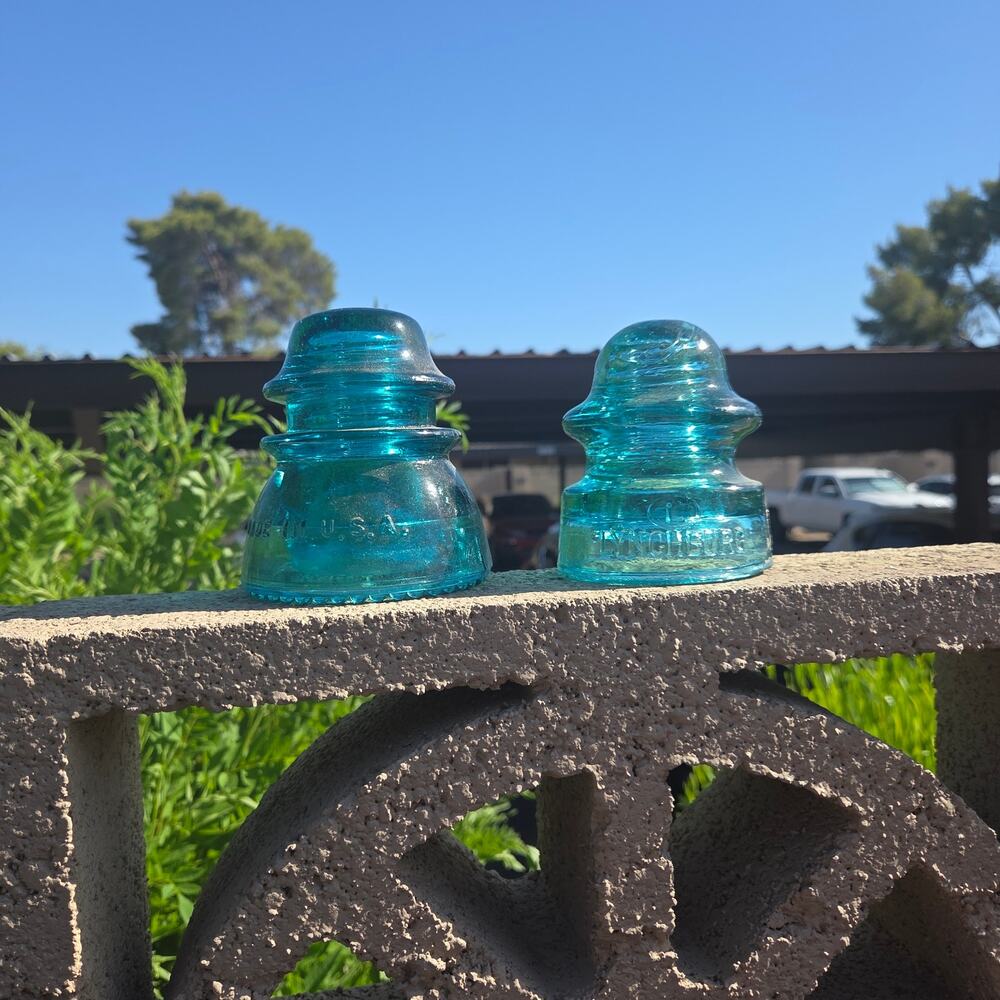 11 Antique Teal Glass Insulators - 10 Hemingray #42 & 1 Lynchburg #38 - Picture 9 of 11